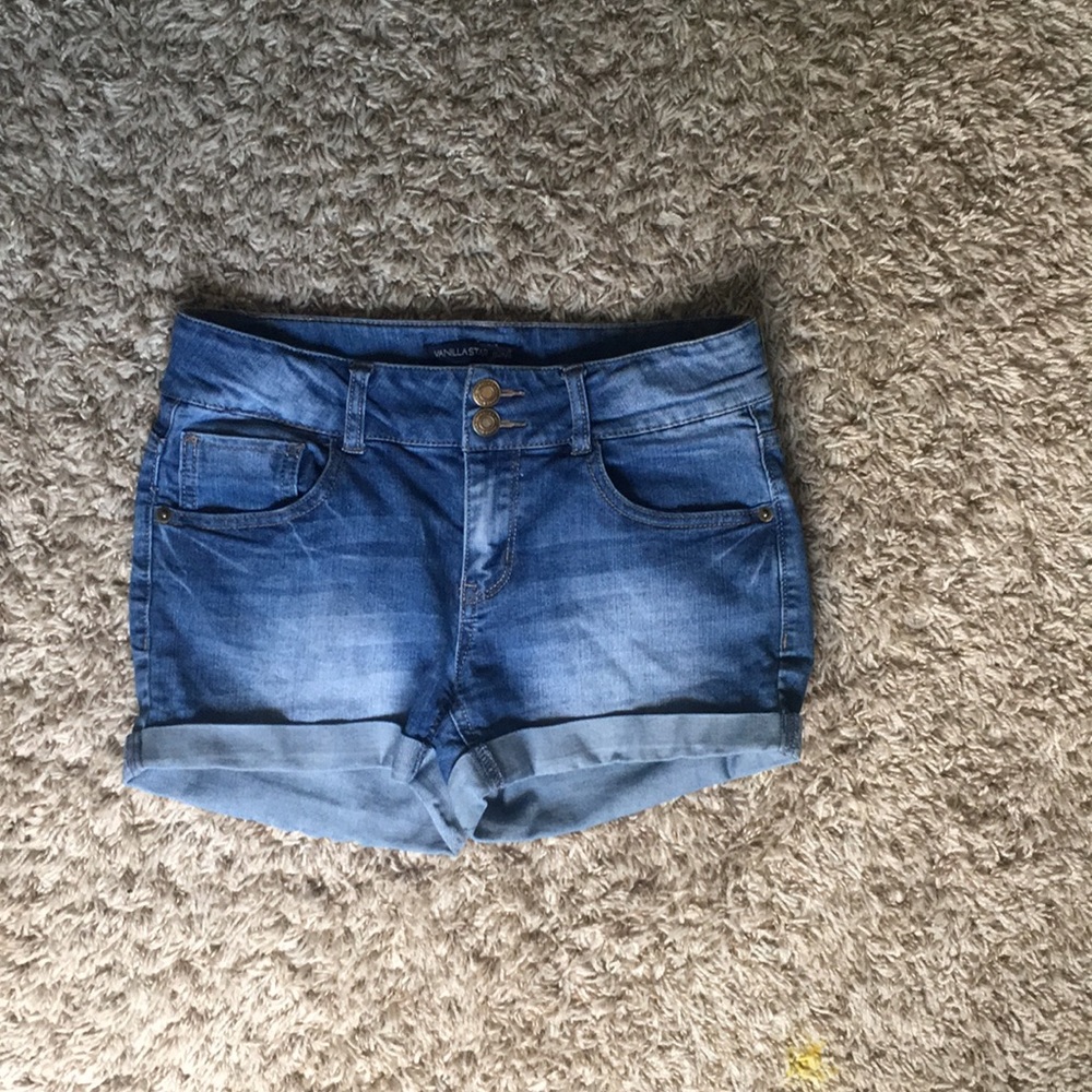 Denim vanilla star shorts